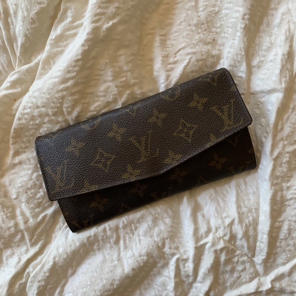 Louis Vuitton Accessories - LOUIS VUITTON WALLET